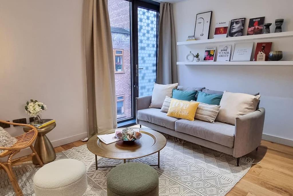 Stunning Luxury Townhouse In Centre Of Манчестер Экстерьер фото
