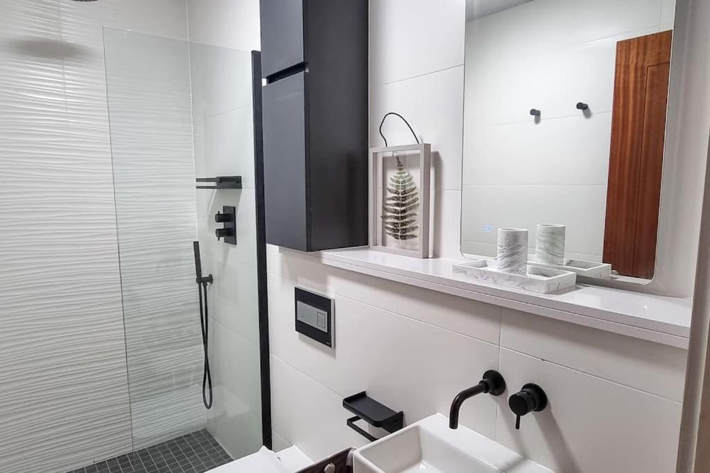 Stunning Luxury Townhouse In Centre Of Манчестер Экстерьер фото
