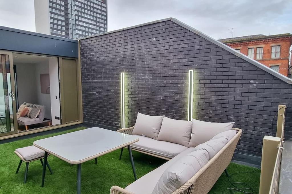 Stunning Luxury Townhouse In Centre Of Манчестер Экстерьер фото