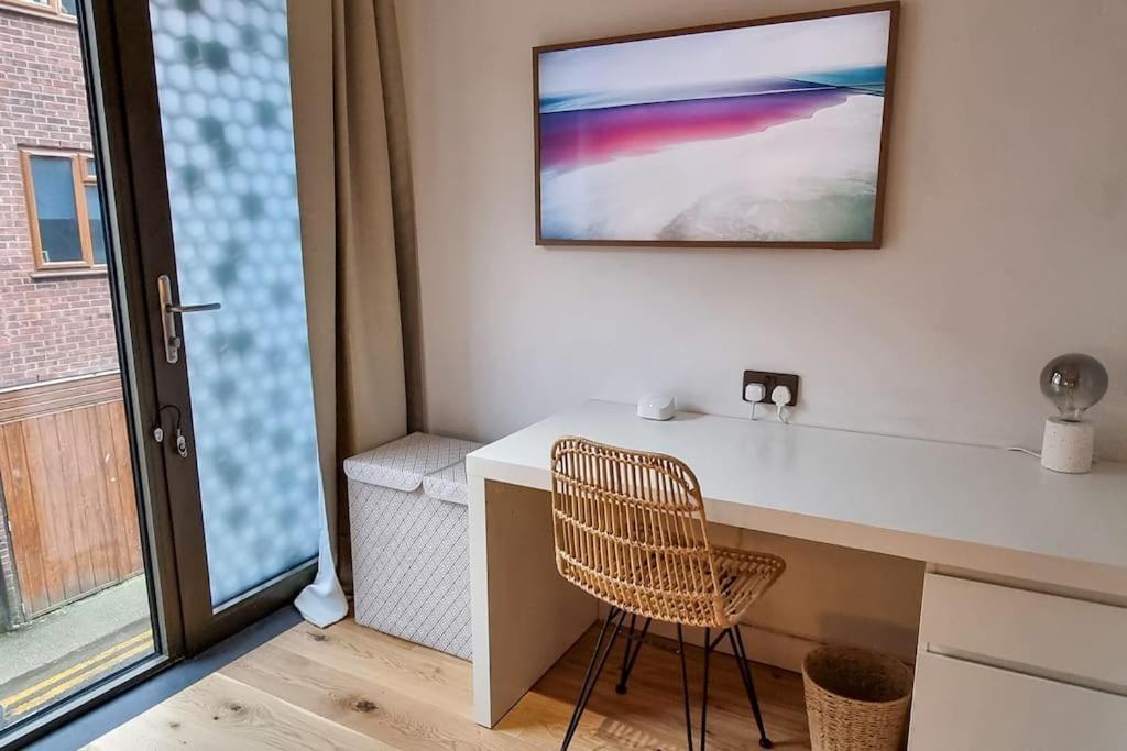 Stunning Luxury Townhouse In Centre Of Манчестер Экстерьер фото
