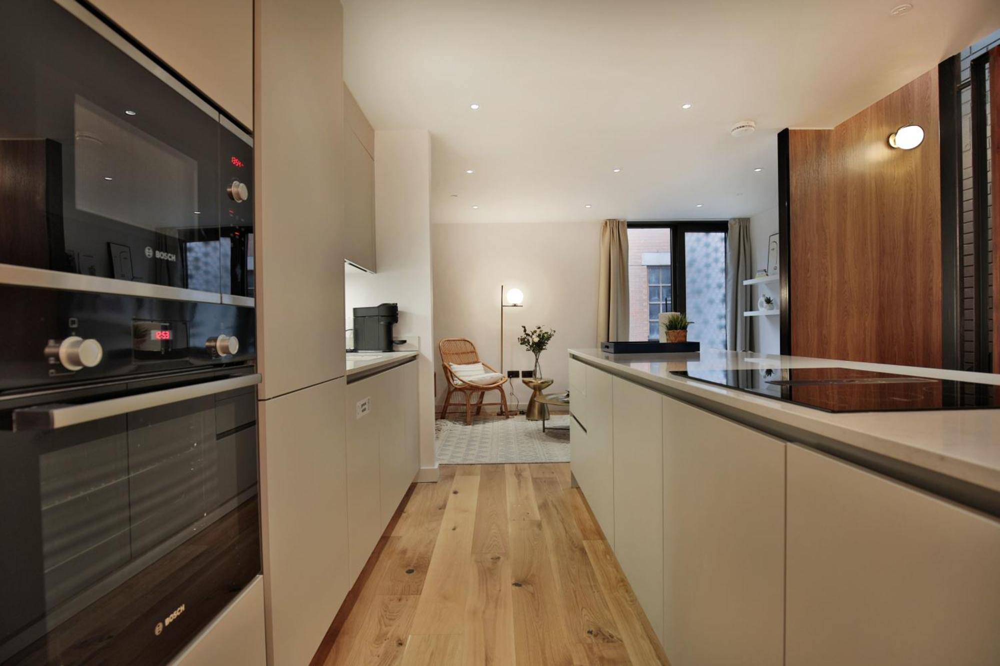 Stunning Luxury Townhouse In Centre Of Манчестер Экстерьер фото