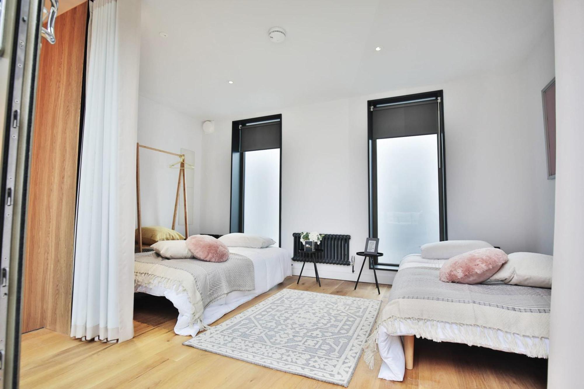 Stunning Luxury Townhouse In Centre Of Манчестер Экстерьер фото