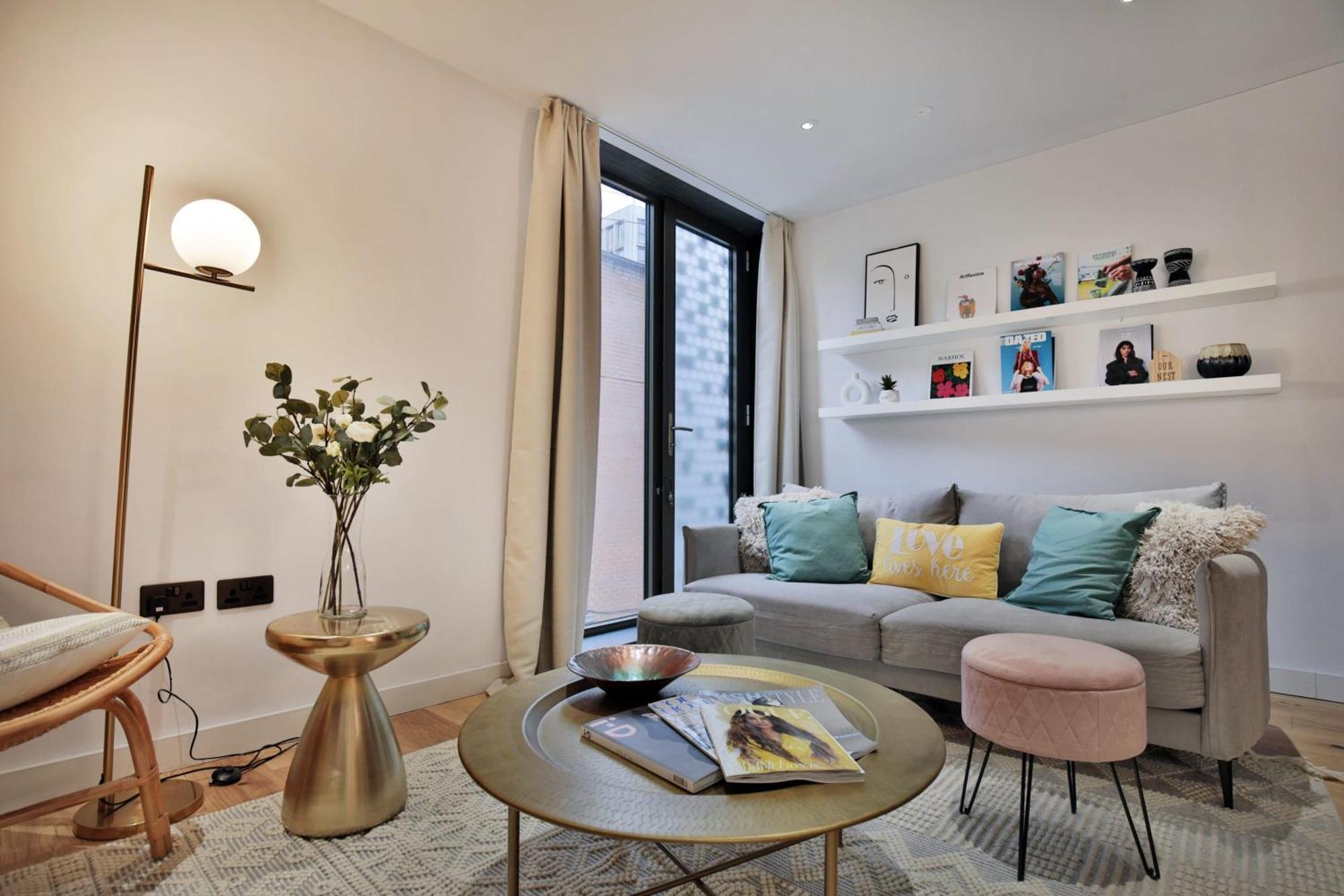 Stunning Luxury Townhouse In Centre Of Манчестер Экстерьер фото