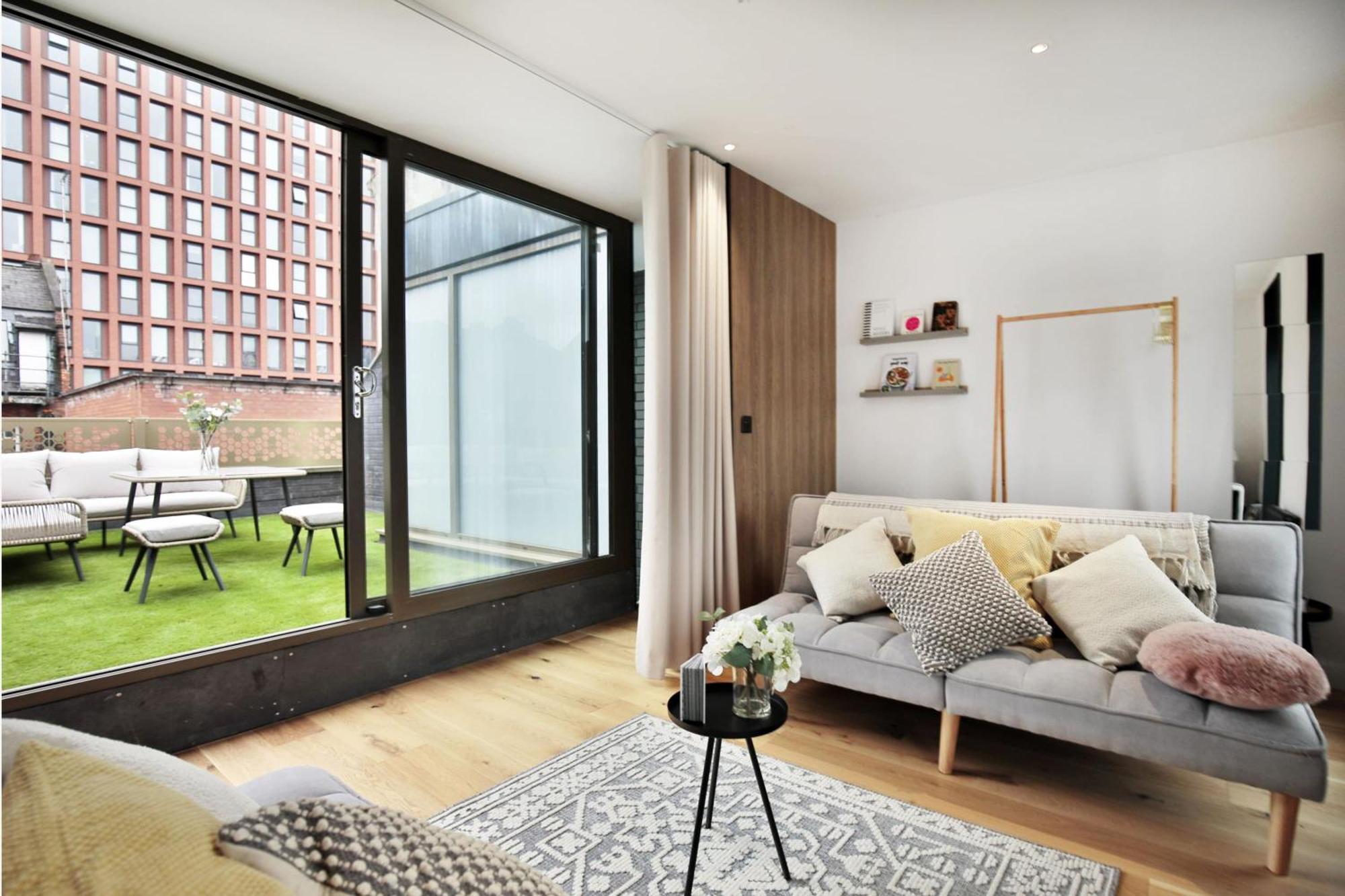 Stunning Luxury Townhouse In Centre Of Манчестер Экстерьер фото